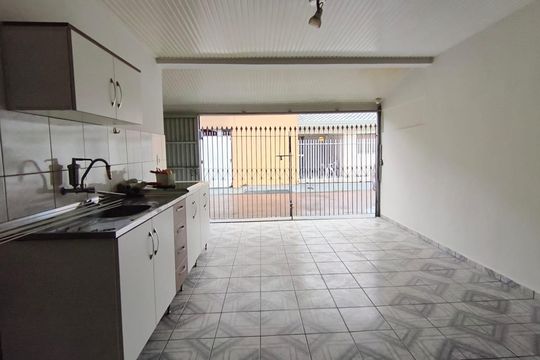 Cozinha de casa à venda com 3 quartos, 140m² em Sítio Cercado, Curitiba