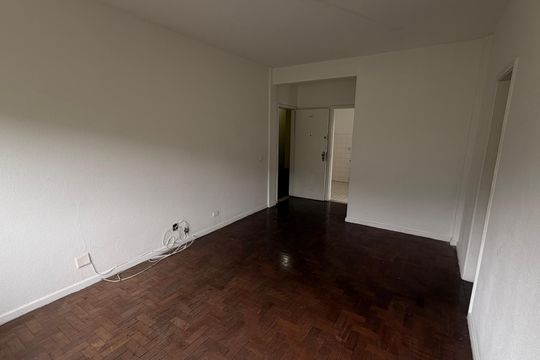 Sala de apartamento para alugar com 2 quartos, 74m² em Centro, Petrópolis