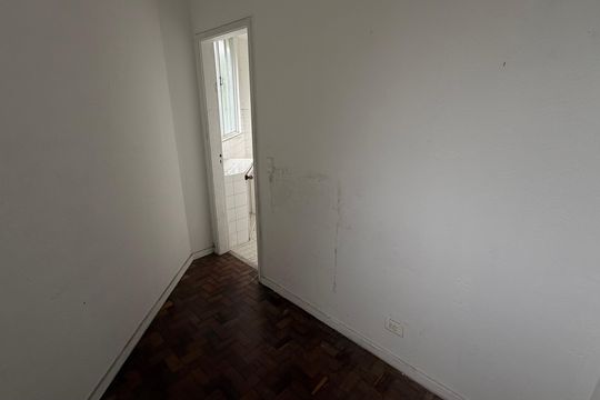Dormitório de Serviço de apartamento para alugar com 2 quartos, 74m² em Centro, Petrópolis