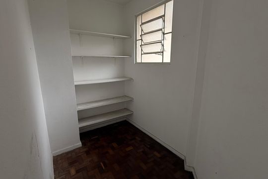 Quarto de Serviço de apartamento para alugar com 2 quartos, 74m² em Centro, Petrópolis