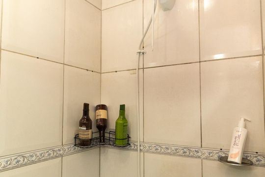 Banheiro de casa para alugar com 4 quartos, 140m² em Vila Valqueire, Rio de Janeiro