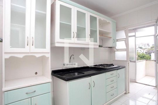 Cozinha de apartamento para alugar com 2 quartos, 138m² em Higienópolis, Porto Alegre