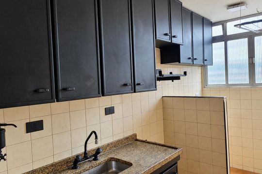 Cozinha de apartamento à venda com 1 quarto, 34m² em Jardim Paulista, São Paulo