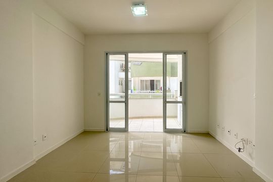 Sala de TV de apartamento para alugar com 2 quartos, 64m² em Ingleses do Rio Vermelho, Florianópolis