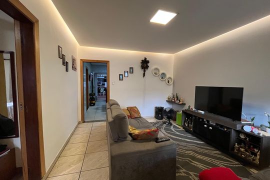 Casa à venda com 4 quartos, 420m² em Jardim Santo Elias, São Paulo