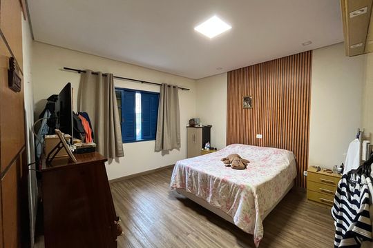 Quarto de casa à venda com 4 quartos, 420m² em Jardim Santo Elias, São Paulo