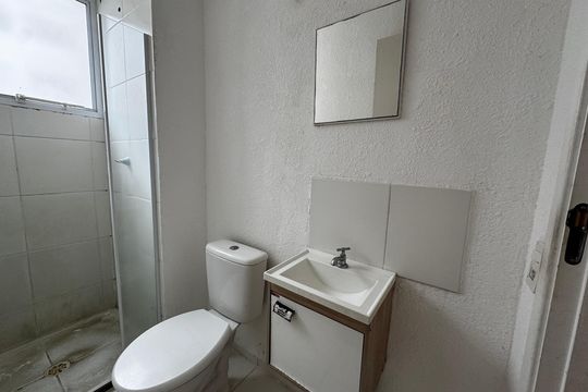 Banheiro de apartamento para alugar com 2 quartos, 42m² em Jardim Boa Vista (zona Oeste), Osasco