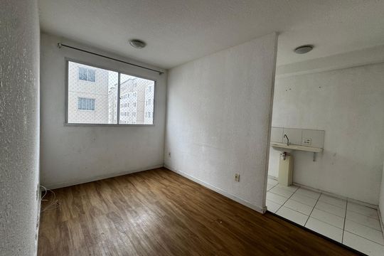 Sala de apartamento para alugar com 2 quartos, 42m² em Jardim Boa Vista (zona Oeste), Osasco