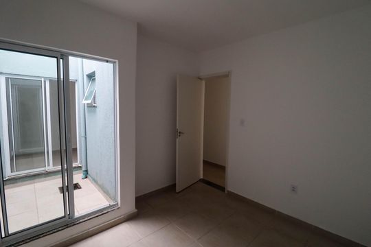 Casa de Condomínio para alugar com 2 quartos, 53m² em Lopes de Oliveira, Sorocaba