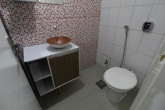 Banheiro de apartamento para alugar com 3 quartos, 56m² em Anil, Rio de Janeiro