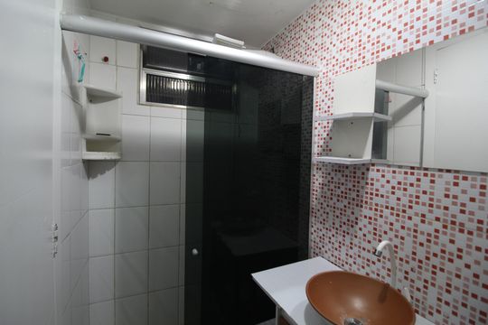 Banheiro de apartamento para alugar com 3 quartos, 56m² em Anil, Rio de Janeiro