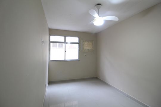 Quarto 3 de apartamento para alugar com 3 quartos, 56m² em Anil, Rio de Janeiro