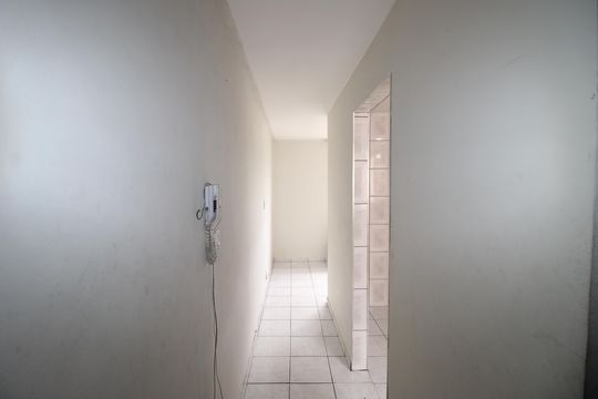 Corredor de apartamento à venda com 2 quartos, 42m² em Conjunto Habitacional Santa Etelvina Ii, São Paulo