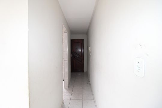Corredor de apartamento à venda com 2 quartos, 42m² em Conjunto Habitacional Santa Etelvina Ii, São Paulo