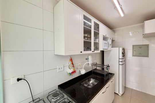 Cozinha de apartamento à venda com 2 quartos, 48m² em Parque Cisper, São Paulo