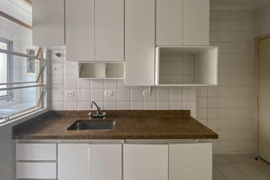 Cozinha de apartamento à venda com 4 quartos, 130m² em Itaim Bibi, São Paulo