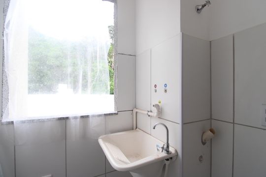 Área de serviço de apartamento para alugar com 2 quartos, 51m² em Jacarepaguá, Rio de Janeiro