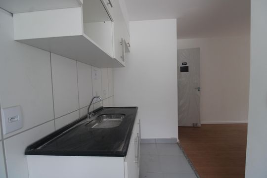 Cozinha de apartamento para alugar com 2 quartos, 51m² em Jacarepaguá, Rio de Janeiro
