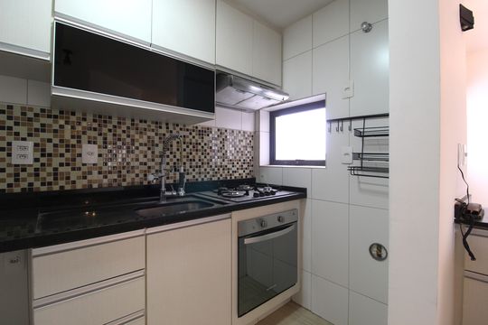 Cozinha de apartamento à venda com 2 quartos, 52m² em Moema, São Paulo