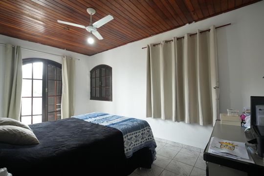 Quarto 3 de casa à venda com 4 quartos, 219m² em Jardim Pilar, Santo André