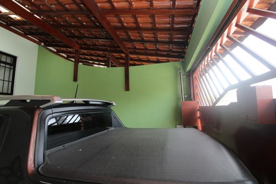 Garagem de casa à venda com 3 quartos, 135m² em Vila Guilhermina, São Paulo