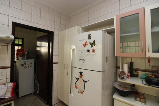 Cozinha de casa à venda com 3 quartos, 135m² em Vila Guilhermina, São Paulo