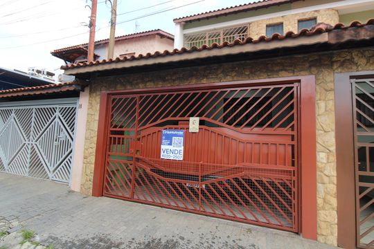 Fachada de casa à venda com 3 quartos, 135m² em Vila Guilhermina, São Paulo