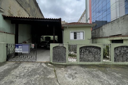Fachada + Placa de casa para alugar com 1 quarto, 50m² em Vila Paranagua, São Paulo