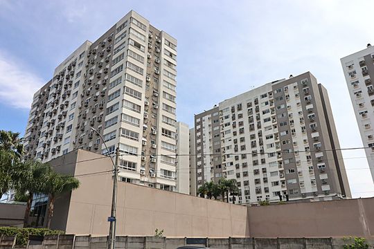 Fachada de apartamento à venda com 2 quartos, 75m² em São Sebastião, Porto Alegre
