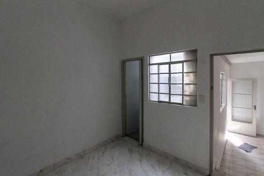Quarto de casa para alugar com 3 quartos, 100m² em Jardim Sao Roberto, São Paulo
