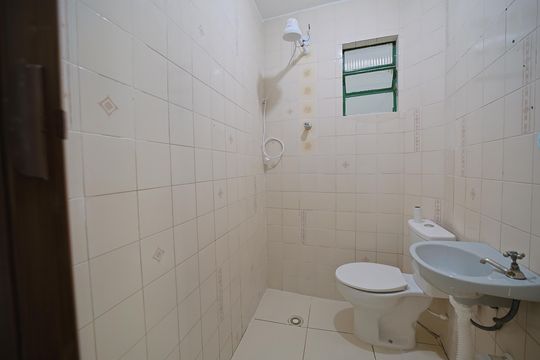 Banheiro de casa para alugar com 1 quarto, 42m² em Vila Silvia, São Paulo