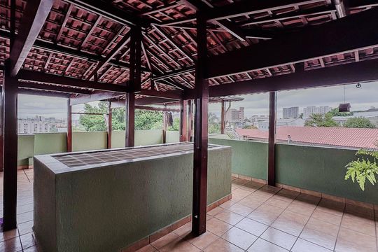 Área comum de casa à venda com 5 quartos, 300m² em Vila Granada, São Paulo