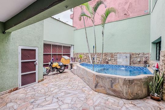 Área comum de casa à venda com 5 quartos, 300m² em Vila Granada, São Paulo