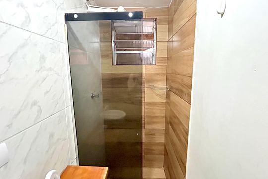 Banheiro de kitnet/studio para alugar com 1 quarto, 38m² em Vila Rosalia, Guarulhos