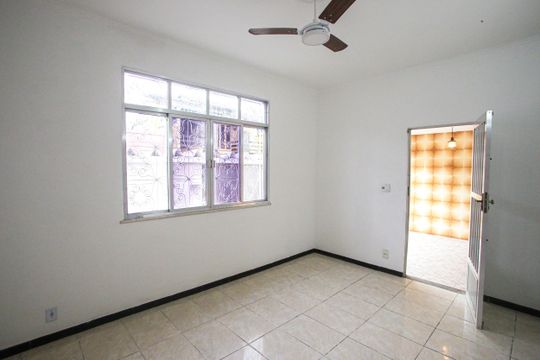 Sala de casa para alugar com 3 quartos, 150m² em Jacarepaguá, Rio de Janeiro