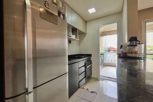 Cozinha de apartamento à venda com 2 quartos, 59m² em Vila Paulista, São Paulo