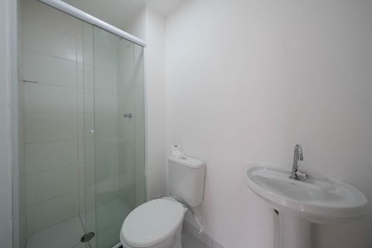 Banheiro de apartamento para alugar com 2 quartos, 34m² em Engenheiro Goulart, São Paulo