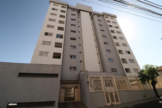 Fachada de apartamento para alugar com 1 quarto, 48m² em Saraiva, Uberlândia