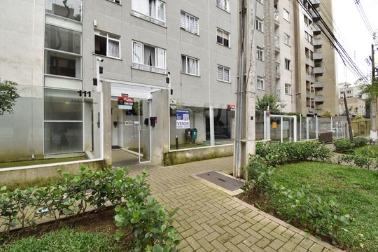 Fachada do condomínio de apartamento para alugar com 1 quarto, 36m² em Portão, Curitiba