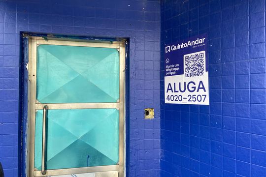 Fachada e Placa de apartamento para alugar com 1 quarto, 40m² em Aliança, Osasco