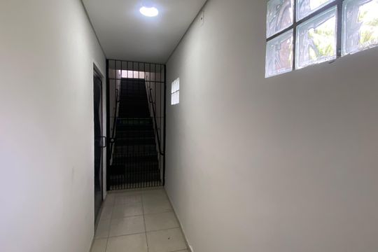 Hall de entrada de apartamento para alugar com 2 quartos, 40m² em Aliança, Osasco