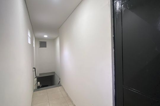 Hall de entrada de apartamento para alugar com 2 quartos, 40m² em Aliança, Osasco
