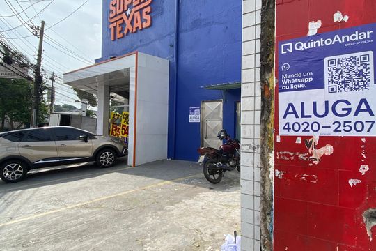 Fachada de apartamento para alugar com 1 quarto, 55m² em Aliança, Osasco