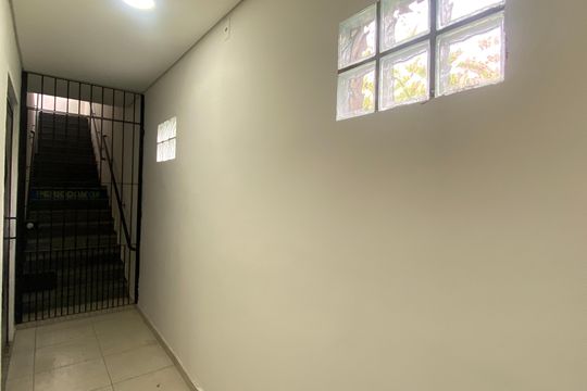 Hall de apartamento para alugar com 2 quartos, 55m² em Aliança, Osasco