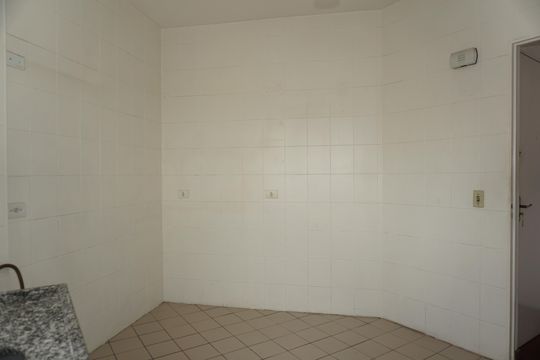 Cozinha de apartamento para alugar com 2 quartos, 60m² em Jardim Vitória, Embu das Artes