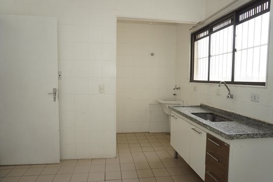 Cozinha de apartamento para alugar com 2 quartos, 60m² em Jardim Vitória, Embu das Artes
