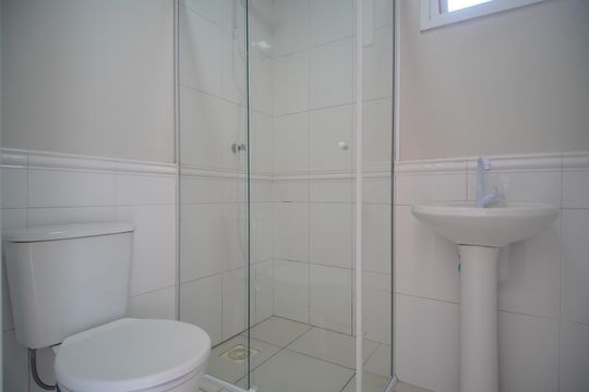 Banheiro de casa de condomínio à venda com 2 quartos, 61m² em Santo Afonso, Novo Hamburgo