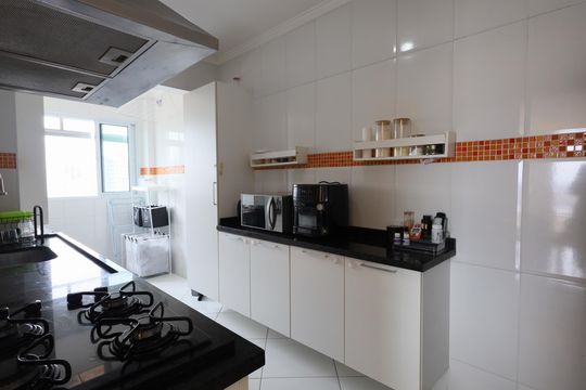 Cozinha e Área de Serviço de apartamento para alugar com 2 quartos, 75m² em Vila Osasco, Osasco