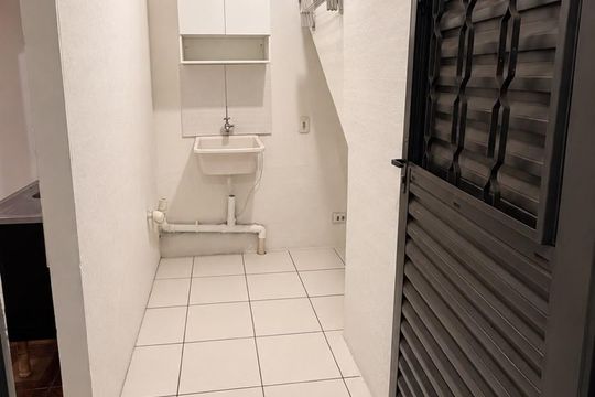 Área de serviço de casa para alugar com 1 quarto, 30m² em Vila Marina, São Paulo