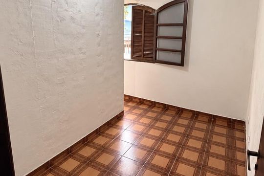 Casa para alugar com 1 quarto, 30m² em Vila Marina, São Paulo